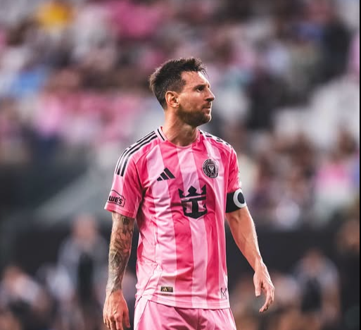 Messi suffers World Cup injury scare