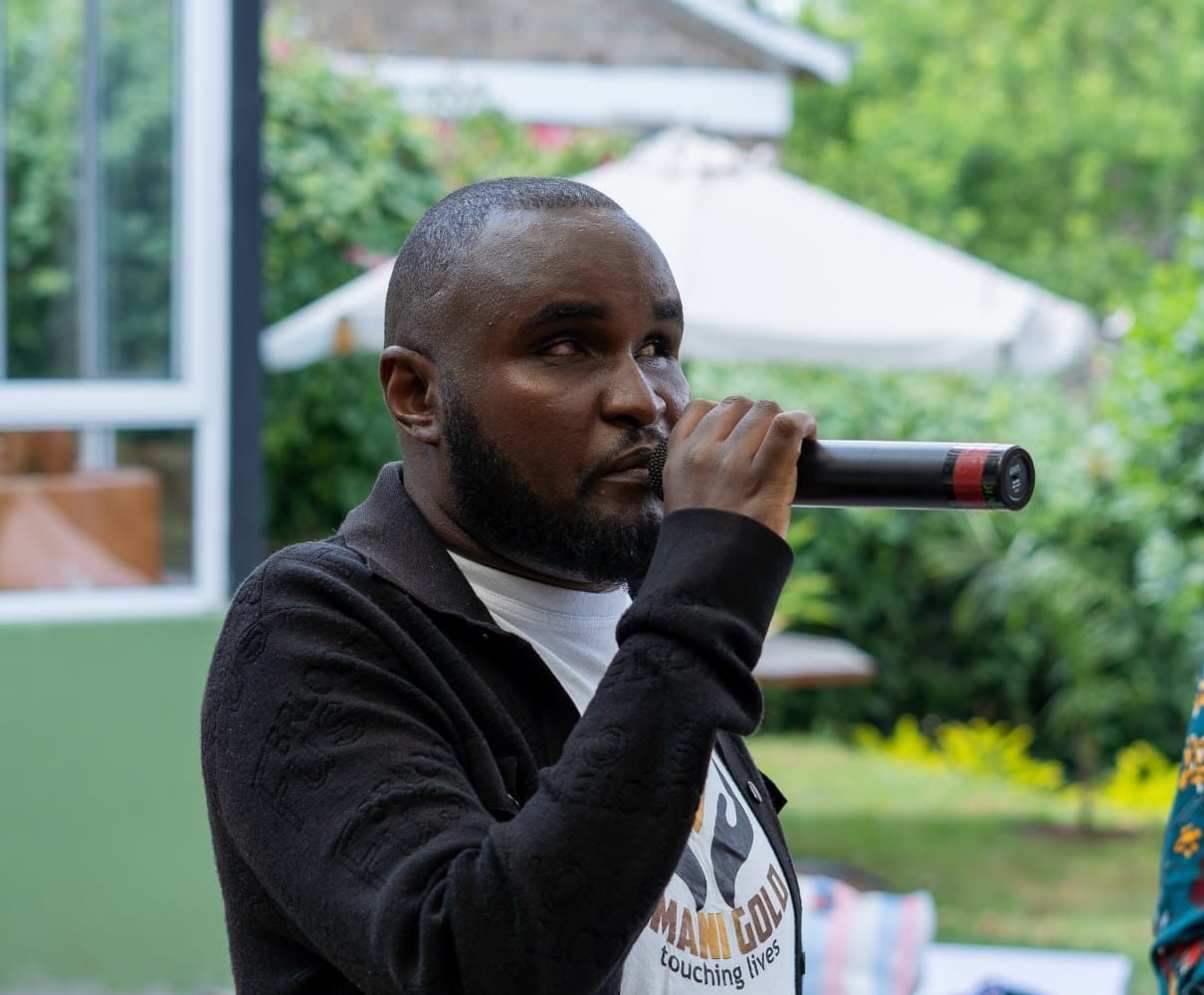 Visually impaired gospel singer Denno compares Arsenal’s 22-year title wait to delayed blessings