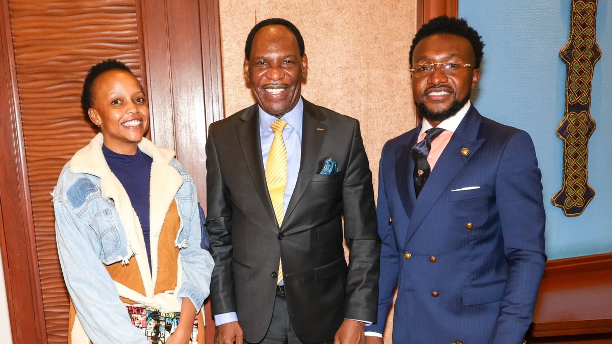 Ezekiel Mutua posing with Bolo Bespoke and his wife, Mueni. PHOTO/https://www.facebook.com/ezekiel.mutua