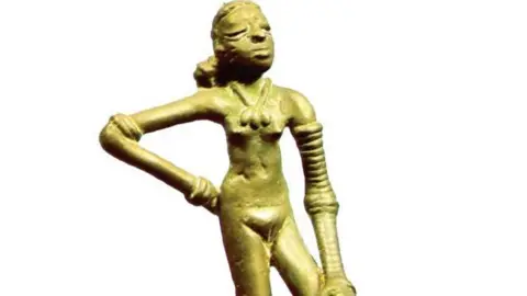 'Dancing girl's' bare torso restored in Indian textbook after backlash