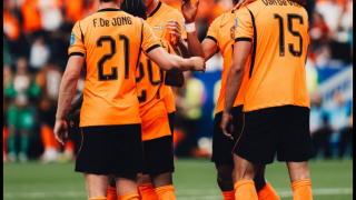 5-star Netherlands brush Sweden aside to top Group F
