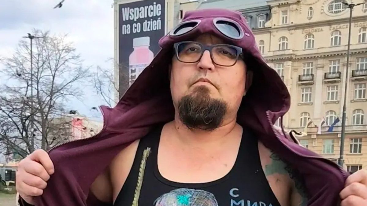 Russian artist and Putin critic shot 5 times in Poland