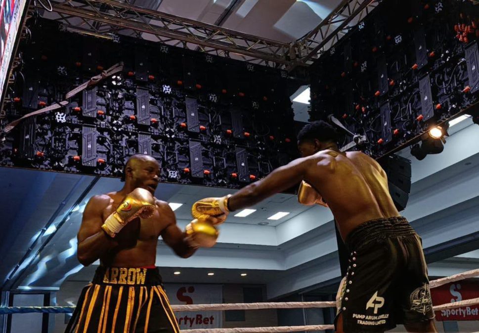 Shakib and Arrow Bwoy during the Vurugu 2 boxing match. PHOTO/https://www.facebook.com/OfficialShakibCham1