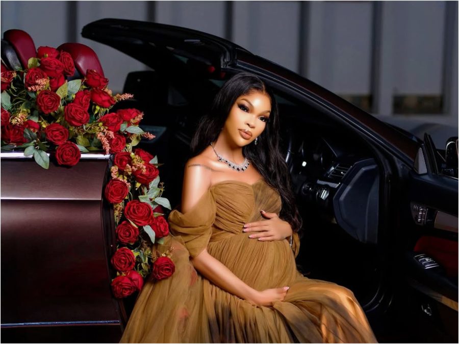 Tanzanian actress Wema Sepetu holding her baby bump. PHOTO/@wemasepetu/Instagram