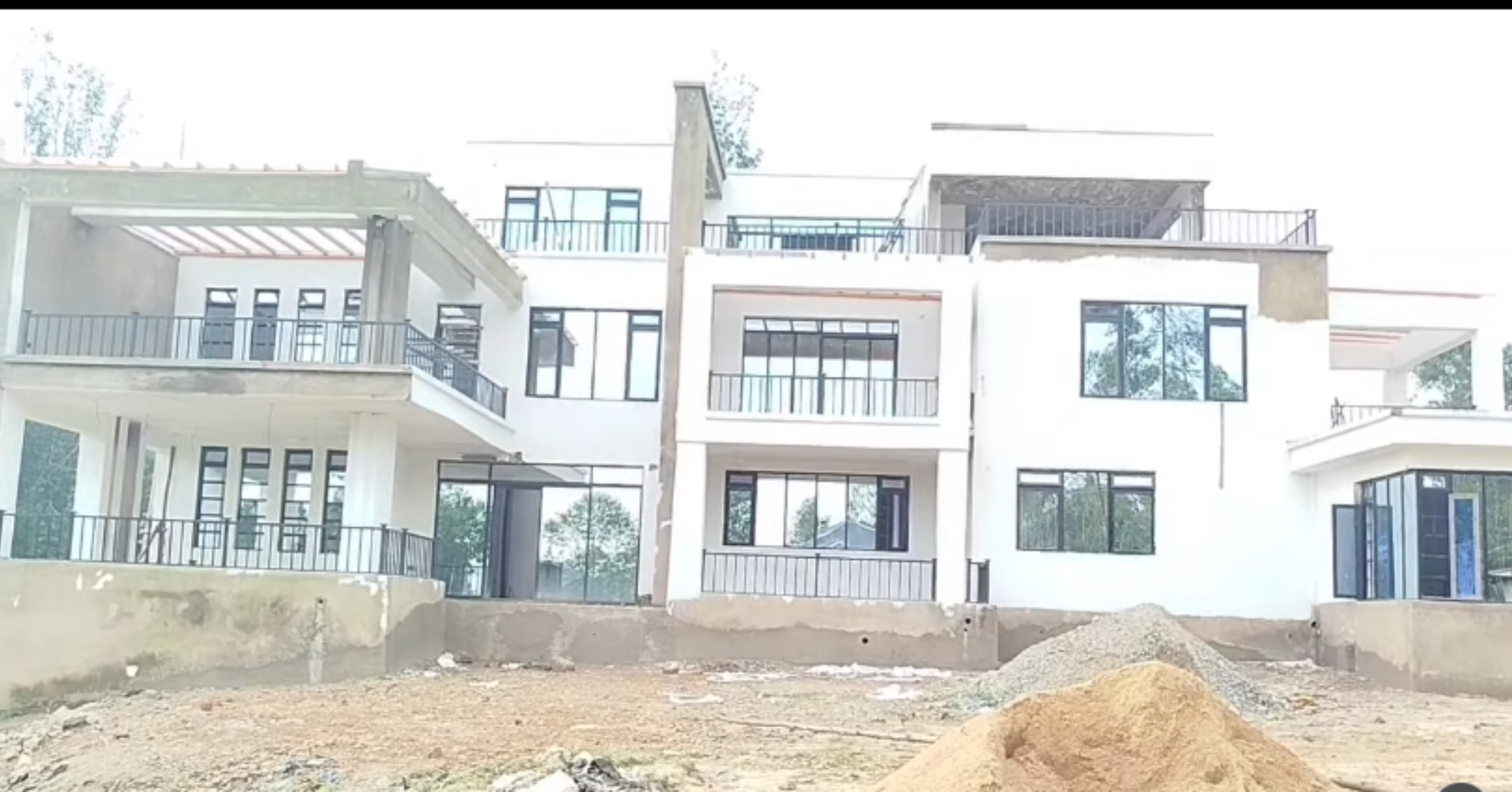 Kisumu Ndogo State House: Salasya shows off nearly complete mansion