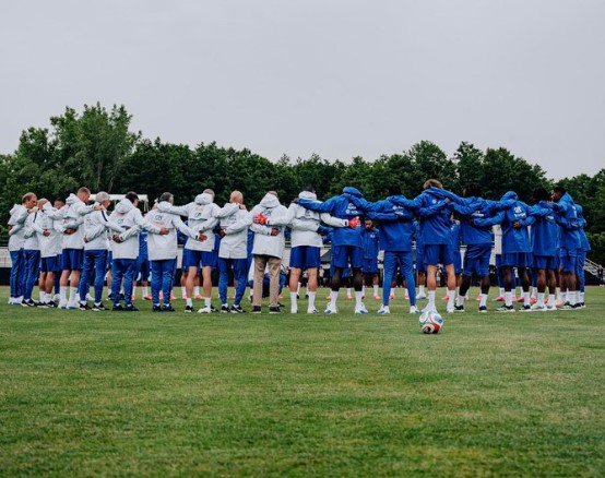 France team thrown into mourning as coach Deschamps loses his mother