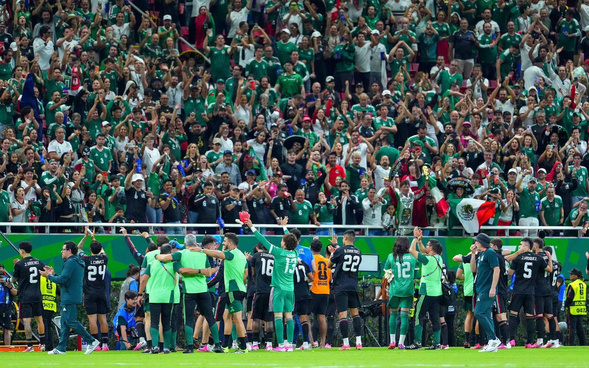 World Cup: Mexico fans fail in bid to wake up England players with music and fireworks