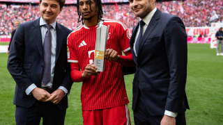 Michael Olise beats Kane and Diaz to top club award