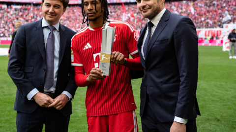 Michael Olise beats Kane and Diaz to top club award