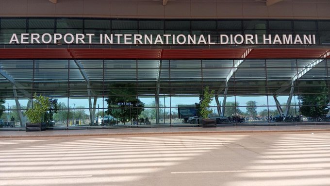 Explosions and sustained gunfire reported at Niger airport