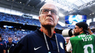 Bielsa resigns as Uruguay head coach after World Cup exit