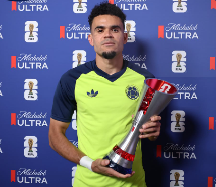 Luis Diaz with his Man of the Match award against Uzbekistan. PHOTO/https://www.facebook.com/fifaworldcup