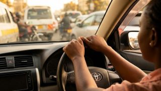 How a car’s automatic transmission decides which gear to engage