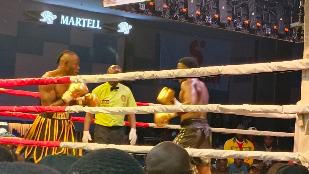 Arrow Bwoy facing off with Shakib Cham. PHOTO/Mustafa Juma.