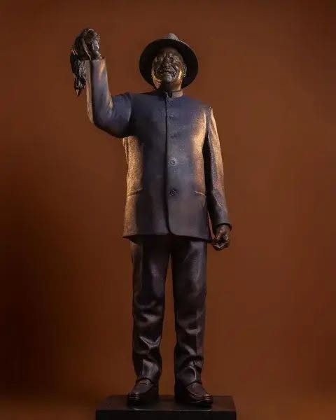 A striking sculpture in honour of former Prime Minister Raila Odinga. PHOTO/https://www.facebook.com/cleophas.ondula