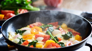 The difference between boiling, steaming and blanching foods and when to use each