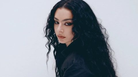 Charli XCX photo purchased by National Portrait Gallery