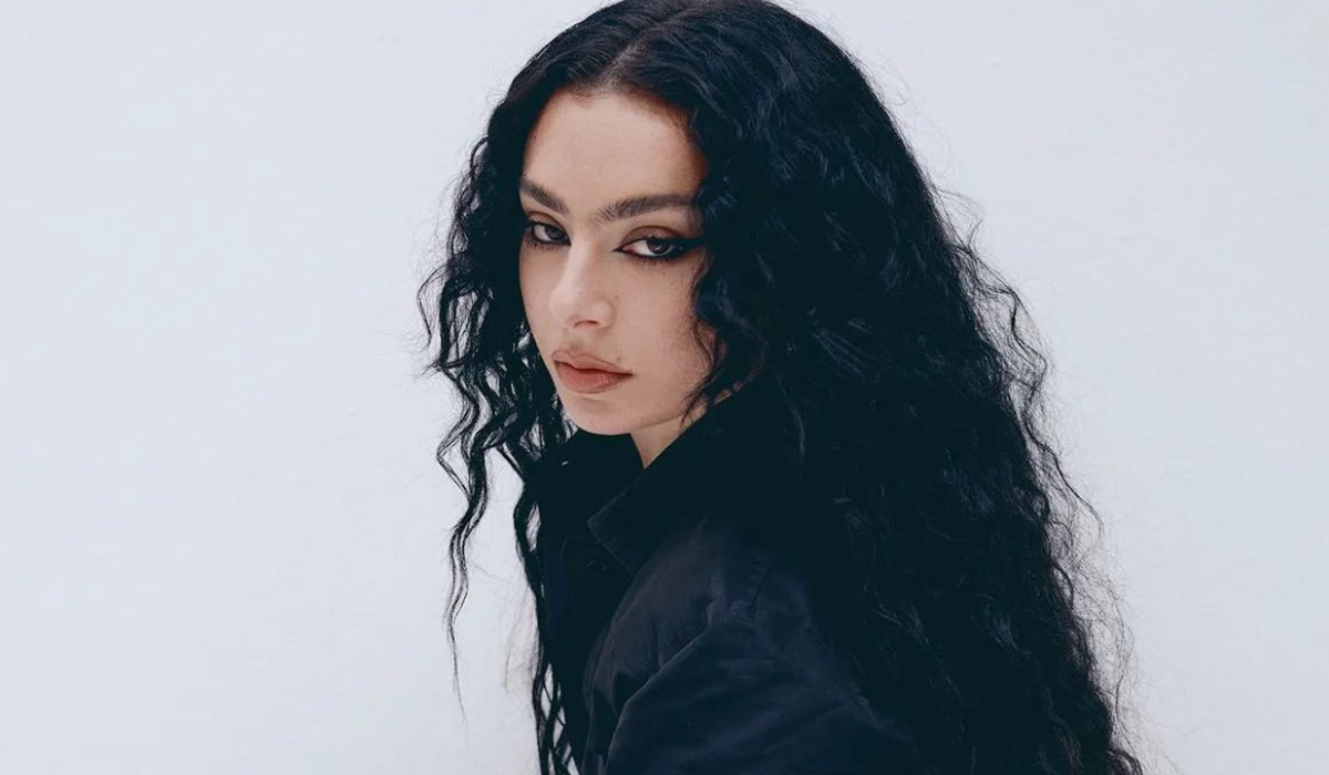 Charli XCX photo purchased by National Portrait Gallery