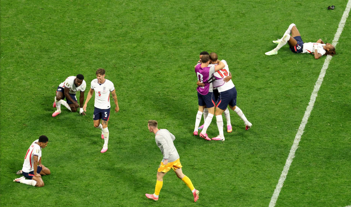 Gordon talks up 10-man England’s Azteca heroics despite Quansah’s red card