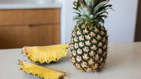 5 reasons to keep pineapple skin after cutting the fruit