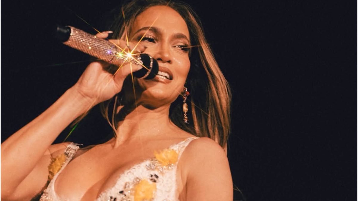 Jennifer Lopez reveals why washing dishes makes men attractive