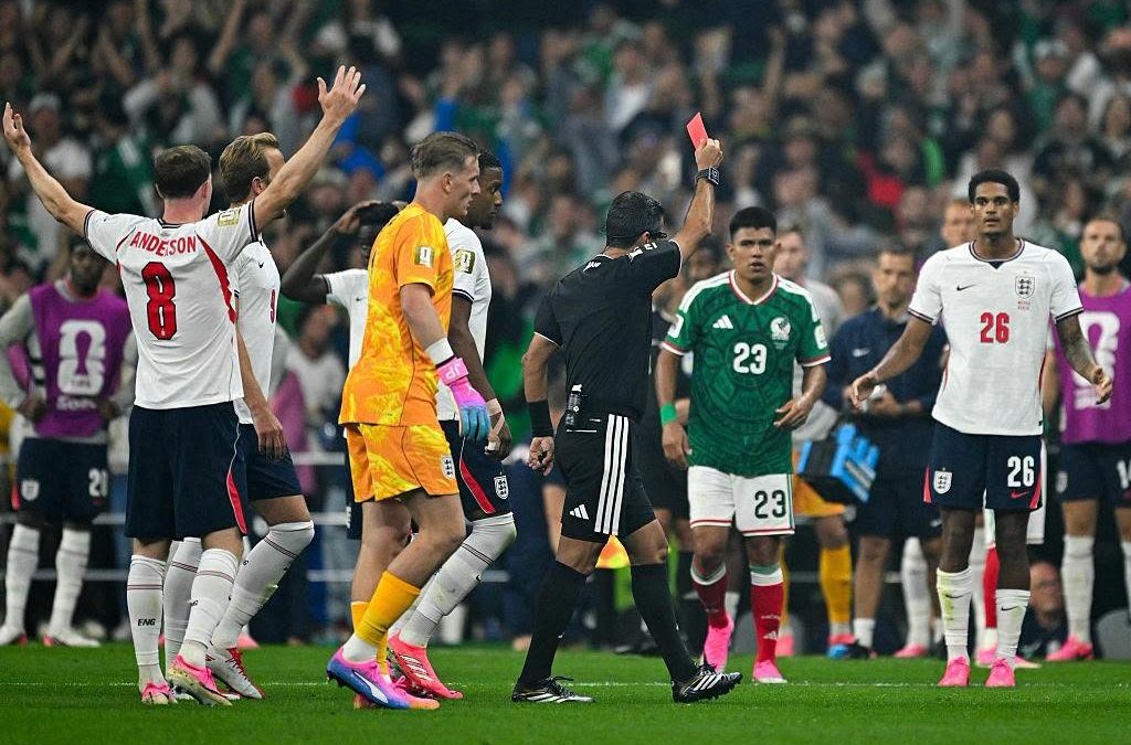 World Cup: England reveals receiving no explanation for the defender’s 2-game suspension