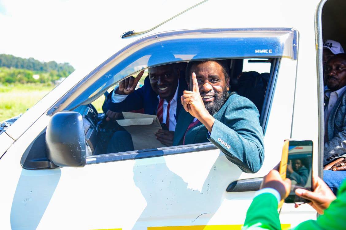 No convoy, no flashy SUV: Ol Kalou MP-elect Sammy Ngotho takes matatu to Parliament for swearing-in