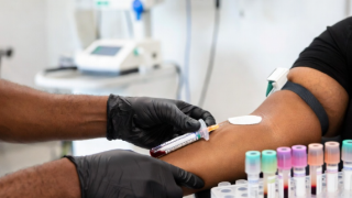 Blood test can help predict Alzheimer’s risk years before symptoms, study finds