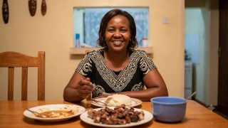 How staying upright after dinner beats post-meal heartburn