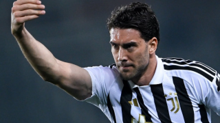Manchester United eye Dusan Vlahovic as possible replacement for Zirkzee