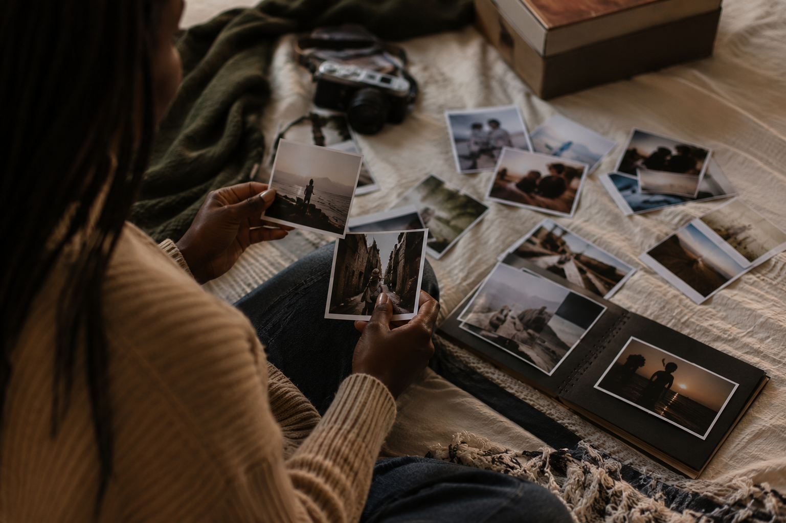 Reasons why some people miss their ex, even when in a happy relationship