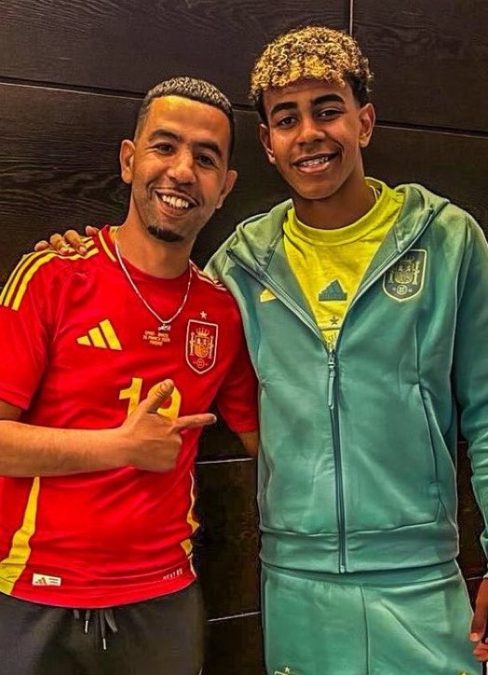 Lamine Yamal with his father Munir Nasraoui. PHOTO/@centregoals