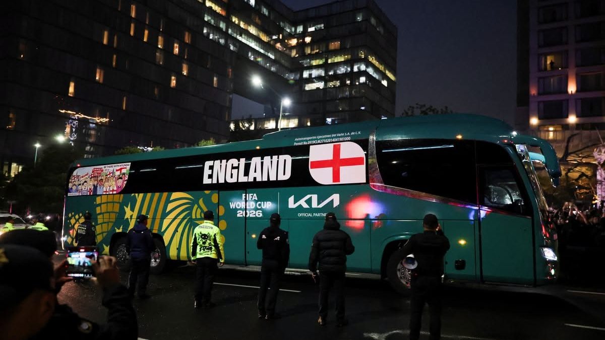 World Cup: Lightning, spying fears, and security chaos greet England in Mexico