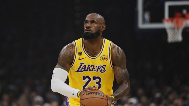 LeBron James joins Philadelphia 76ers after Lakers exit