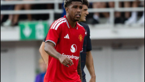 Andrey Santos shows encouraging signs on Manchester United debut