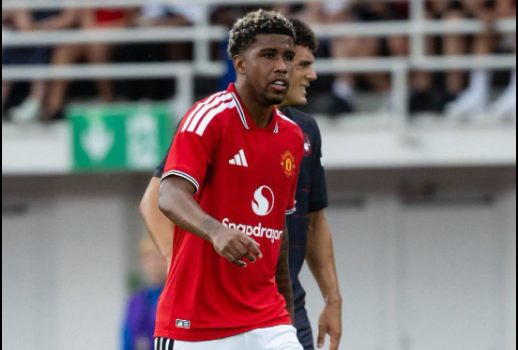 Andrey Santos shows encouraging signs on Manchester United debut