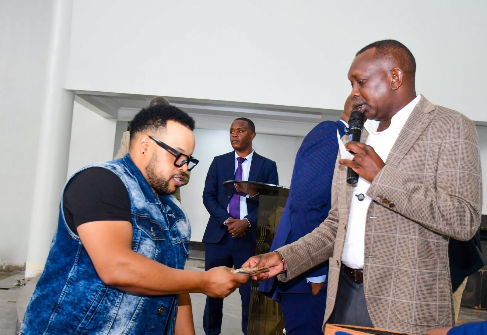 Betty Bayo's widower Tash joins Oscar Sudi at Machakos church harambee, donates Ksh30K