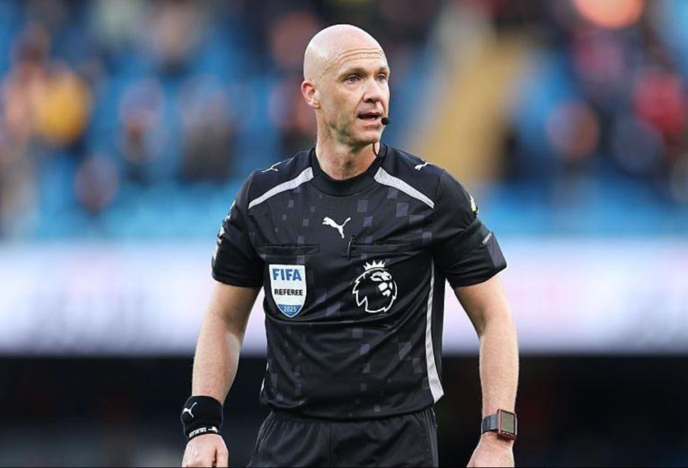 Referee Anthony Taylor. PHOTO/@JacobsBen/X.