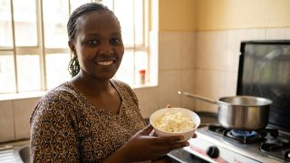 How vinegar and milk can make homemade cheese