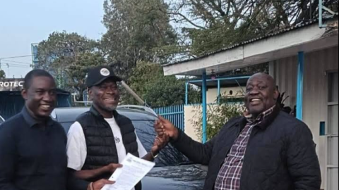 Gor Mahia gift coach Akonnor a brand-new SUV car