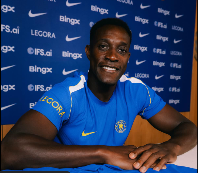 Danny Welbeck completes move to Chelsea