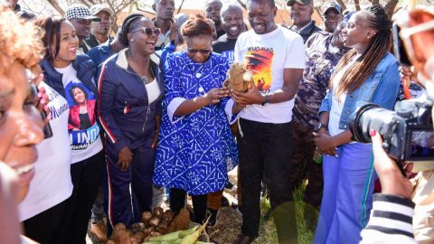 Nishapigwa a month’s supply of yams: Sifuna elated after receiving gifts in Meru