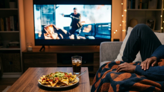 5 foods that are perfect for a solo movie night at home
