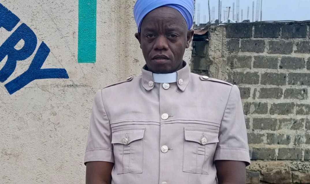 ‘Tumuinue’: TikTokers donate thousands for Karangu Muraya's brother who sells chapati in Mwiki