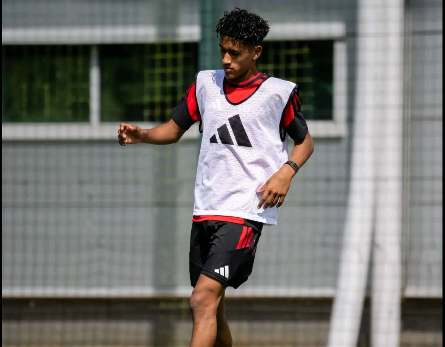 Bruno Fernandes backs Manchester United's academy star JJ Gabriel for success