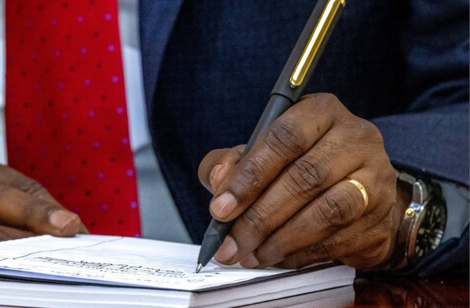 Left-Handers Day: Surprising facts about being born left-handed