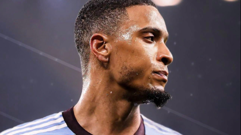 Arsenal step up talks for Ezri Konsa transfer