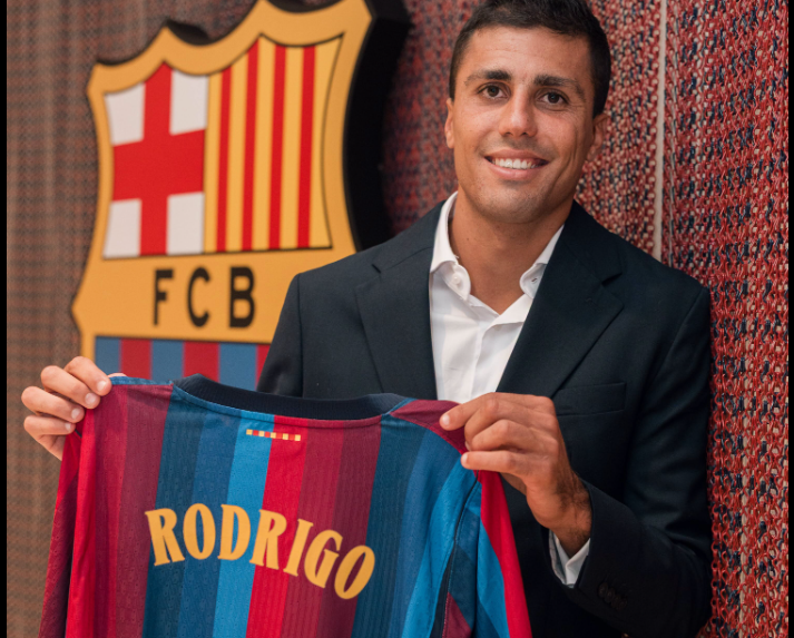 Rodri unveiled at Barcelona after completing a move from Manchester CityPHOTO/https://www.facebook.com/fcbarcelona