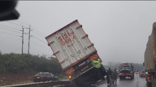 Heavy traffic on Nairobi Southern Bypass after trailer accident