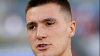 Manchester United provide latest updates on Šeško, de Ligt and Mount ahead of Hull City encounter